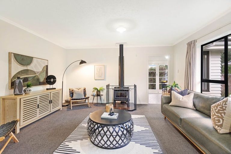 Photo of property in 43 Charlcott Street, Burnside, Christchurch, 8053