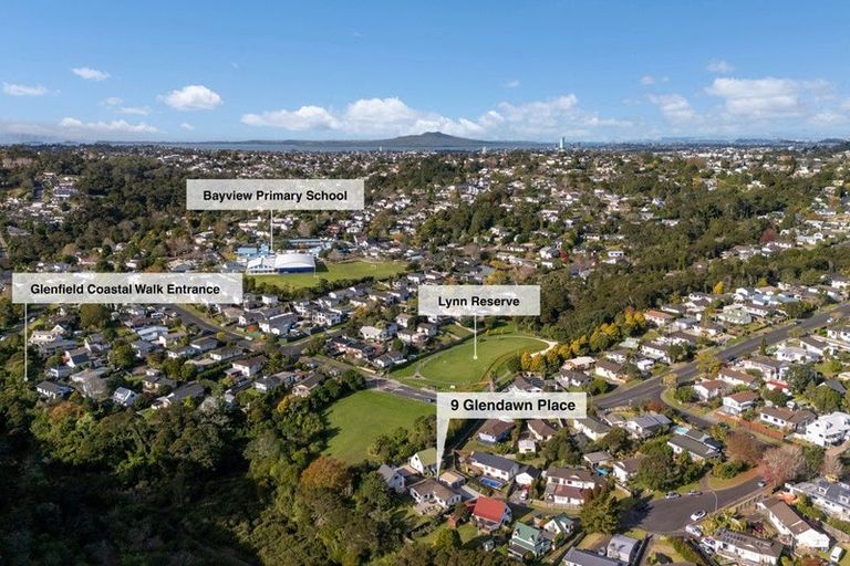 Photo of property in 9 Glendawn Place, Bayview, Auckland, 0629