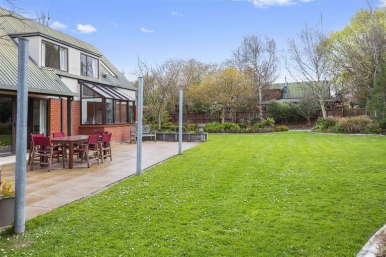 Photo of property in 12 Harrod Place, Rangiora, 7400