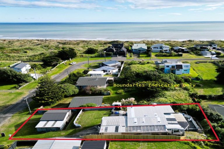 Photo of property in 15 Mack Street, Foxton Beach, Foxton, 4815