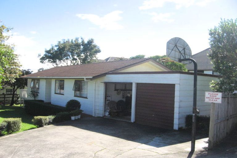 Photo of property in 63 Lewisham Street, Highland Park, Auckland, 2010