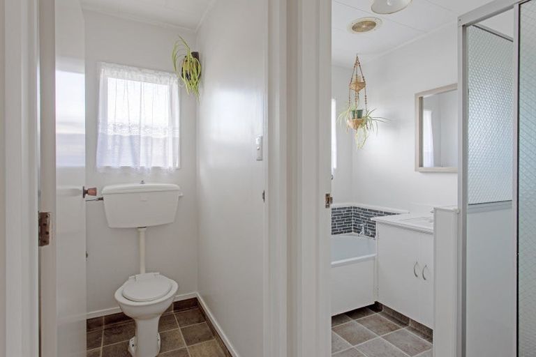 Photo of property in 9 Russell Street, Otane, 4202