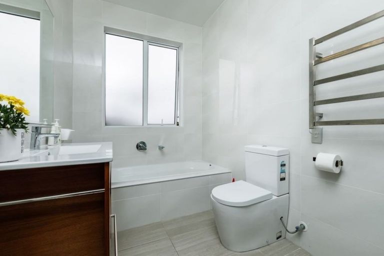 Photo of property in 45 Golden Morning Drive, Albany Heights, Auckland, 0632