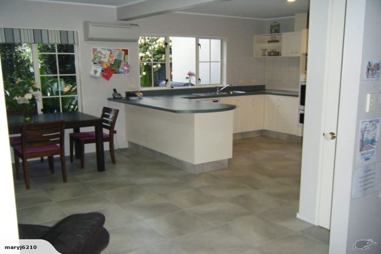 Photo of property in 6 Reynolds Road, Havelock North, 4130