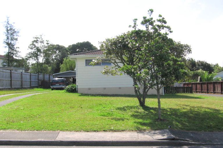 Photo of property in 17 Virgo Place, Glen Eden, Auckland, 0602