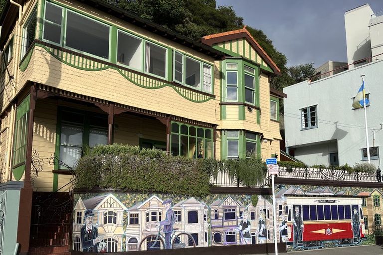 Photo of property in 186 Oriental Parade, Oriental Bay, Wellington, 6011