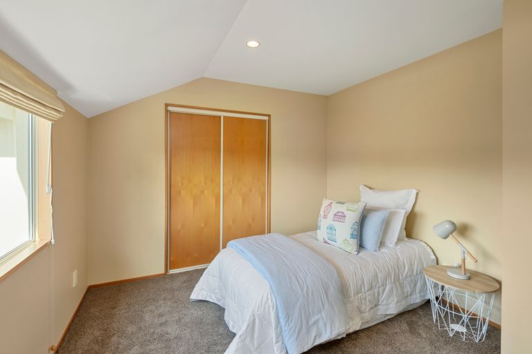 Photo of property in 31b Sandwich Road, Beckenham, Christchurch, 8023