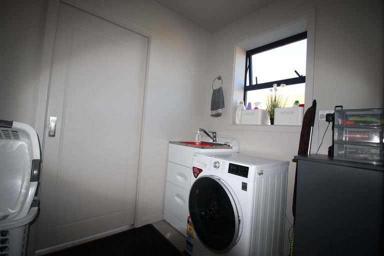 Photo of property in 211 Mcarthur Road, Springvale, Alexandra, 9391