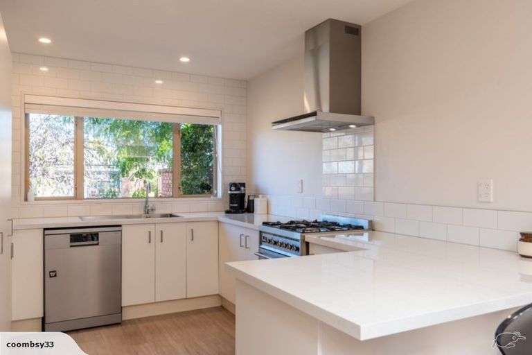 Photo of property in 22 Kotuku Crescent, Woolston, Christchurch, 8023