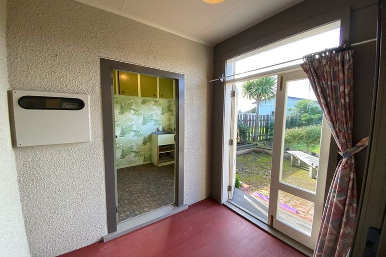 Photo of property in 10 Seafront Road, Castlecliff, Whanganui, 4501