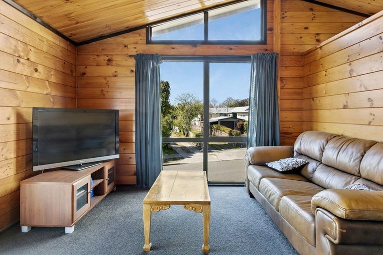 Photo of property in 4 Ward Place, Richmond Heights, Taupo, 3330