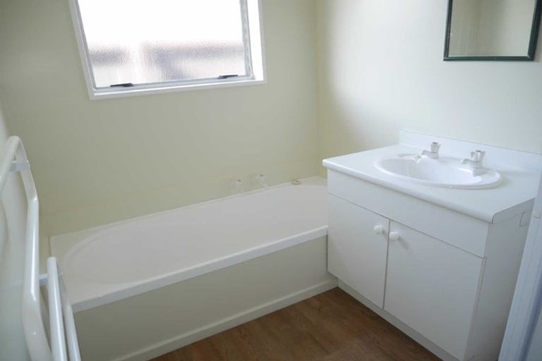 Photo of property in 3/44a Division Street, Riccarton, Christchurch, 8041