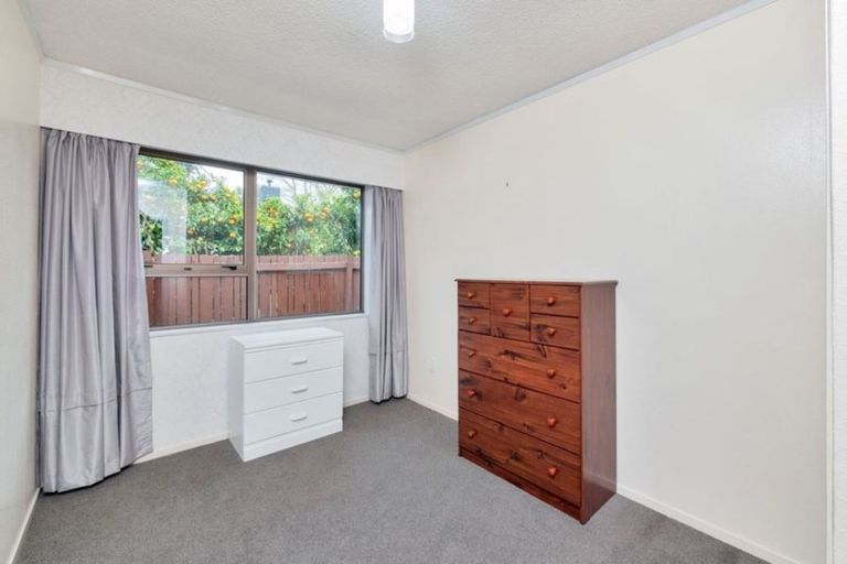 Photo of property in 2/423 Great South Road, Rosehill, Papakura, 2113