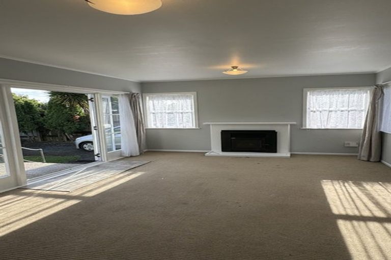 Photo of property in 613 Swanson Road, Swanson, Auckland, 0612