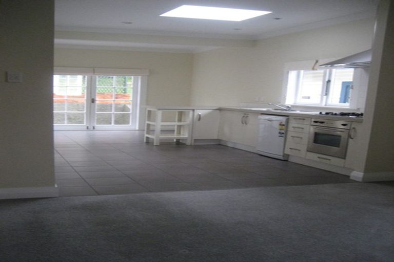 Photo of property in 332 Adelaide Road, Newtown, Wellington, 6021