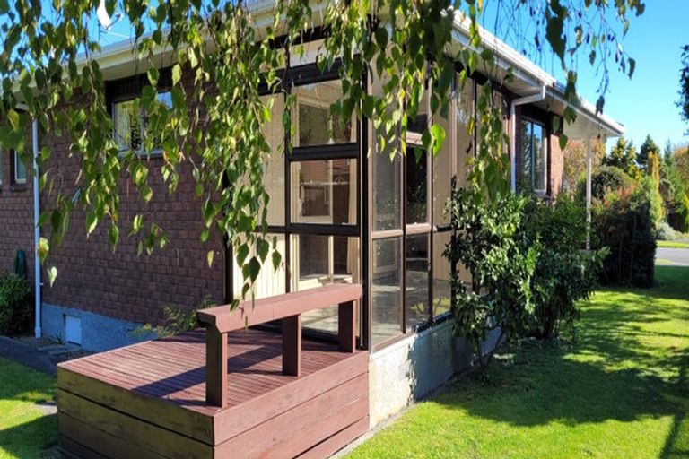 Photo of property in 17 Awanui Drive, Waikanae, 5036