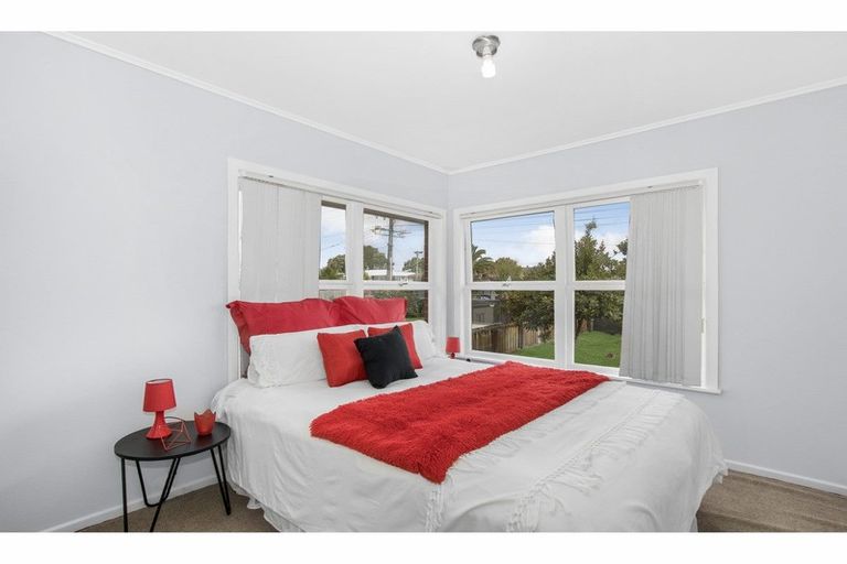 Photo of property in 41 Royal Road, Massey, Auckland, 0614