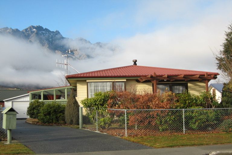 Photo of property in 52 Remarkables Crescent, Frankton, Queenstown, 9300