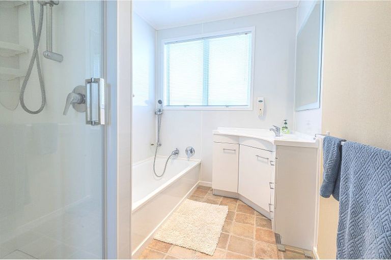 Photo of property in 16 Lake Ora Road, Te Kamo, Whangarei, 0112