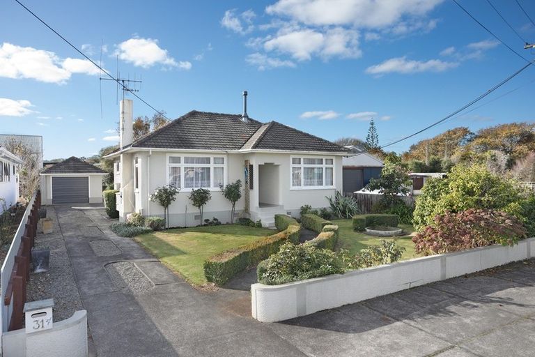 Photo of property in 31 Lower High Street, Marton, 4710