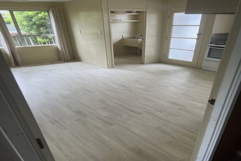 Photo of property in 64 Awaruku Road, Torbay, Auckland, 0630