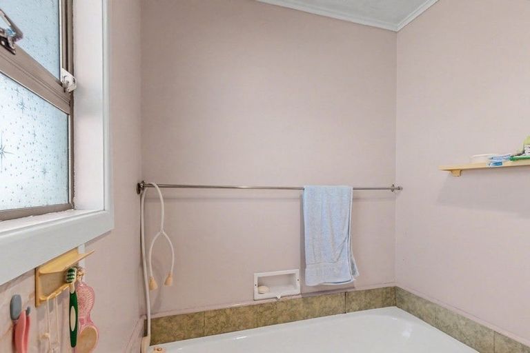 Photo of property in 74a Matai Street, Castlecliff, Whanganui, 4501