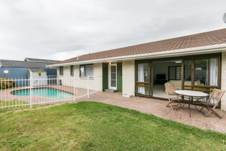 Photo of property in 27 Surrey Street, Taradale, Napier, 4112