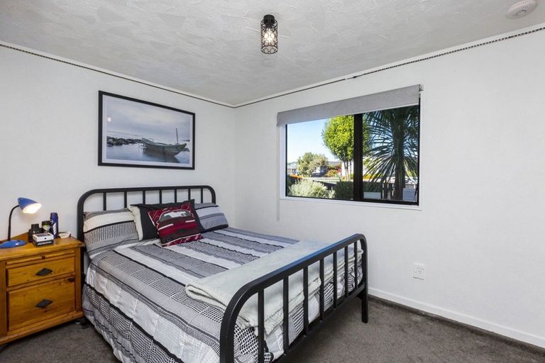 Photo of property in 22 Tacoma Drive, Totara Park, Upper Hutt, 5018