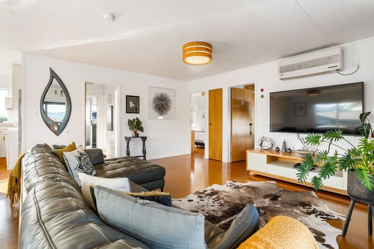 Photo of property in 127 Bruce Wallace Place, Whangamata, 3620