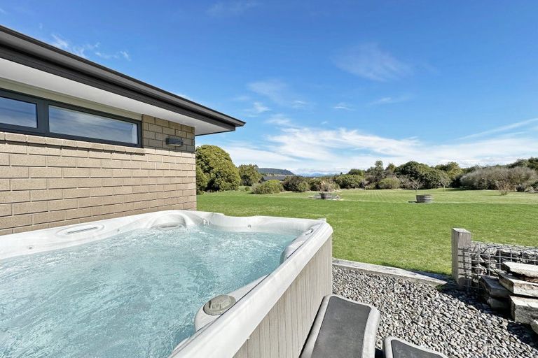Photo of property in 12 Lacebark Drive, Kinloch, Taupo, 3377