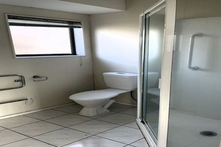 Photo of property in 17 Summerland Drive, Henderson, Auckland, 0612