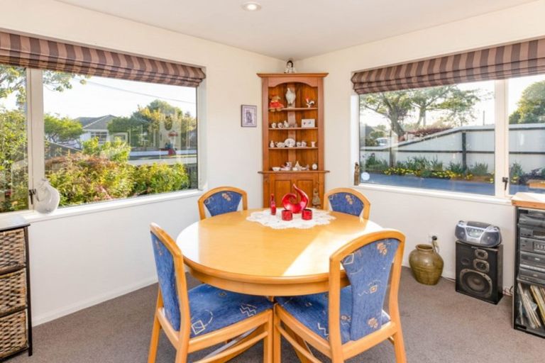 Photo of property in 1/4 Daniels Road, Redwood, Christchurch, 8051