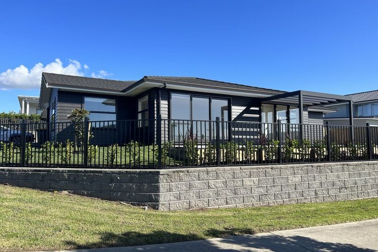 Photo of property in 27 Moana Drive, Mahia, 4198