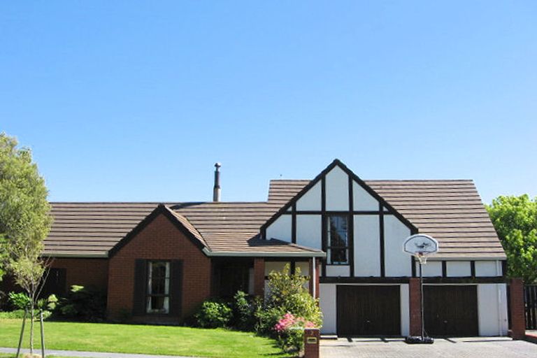 Photo of property in 2 Janelle Place, Rangiora, 7400