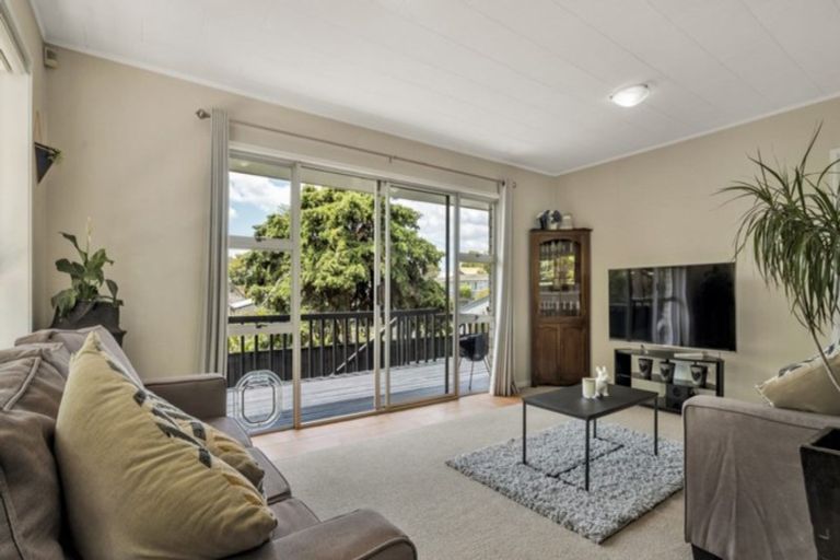 Photo of property in 2/15 Sherie Place, Howick, Auckland, 2014