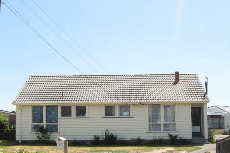 Photo of property in 6 Betty Place, Aranui, Christchurch, 8061
