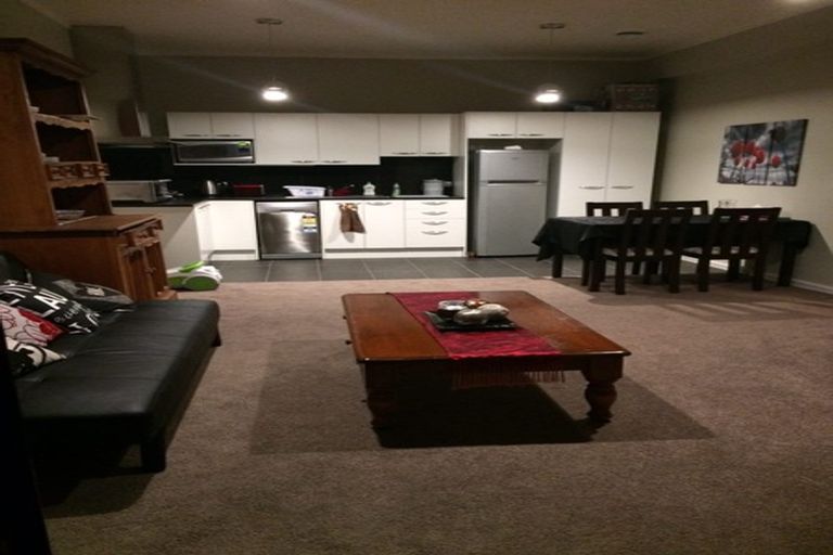 Photo of property in 11 Sheffield Place, Botany Downs, Auckland, 2010
