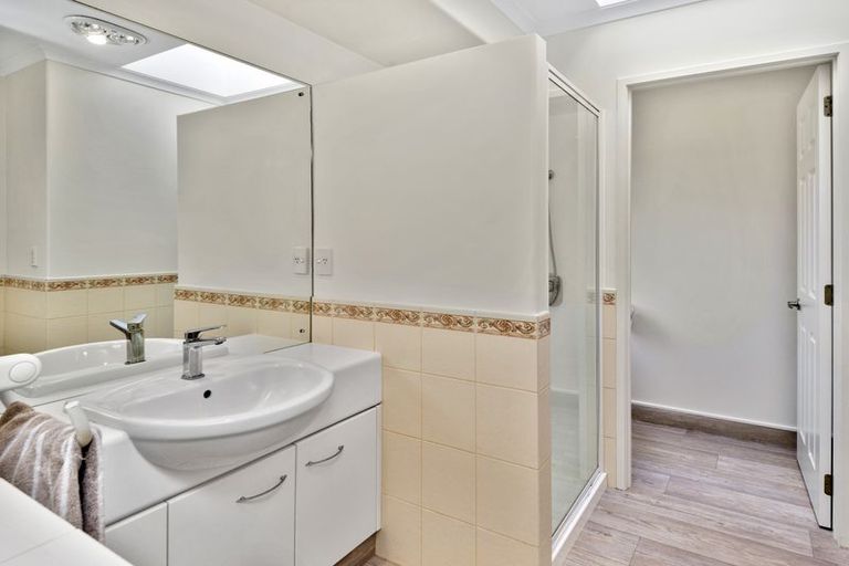 Photo of property in 214 Kilkenny Drive, East Tamaki Heights, Auckland, 2016