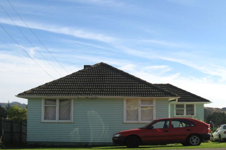 Photo of property in 11 Astrolabe Street, Cannons Creek, Porirua, 5024
