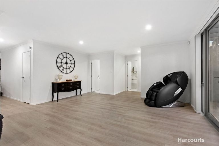 Photo of property in 12 Kauri Heart Avenue, Takanini, 2112