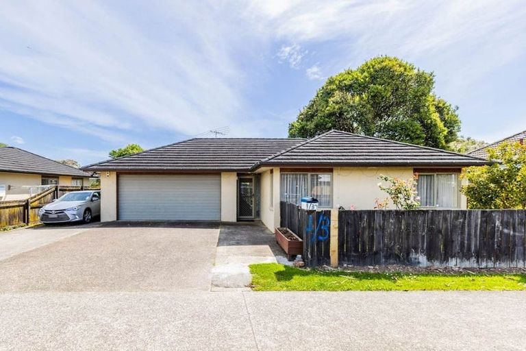 Photo of property in 27 Hill Crescent, Papakura, 2110