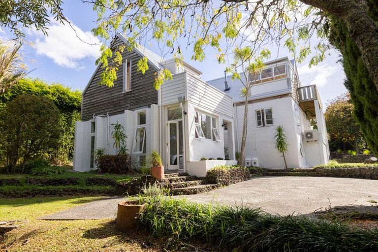 Photo of property in 194 Onewa Road, Birkenhead, Auckland, 0626