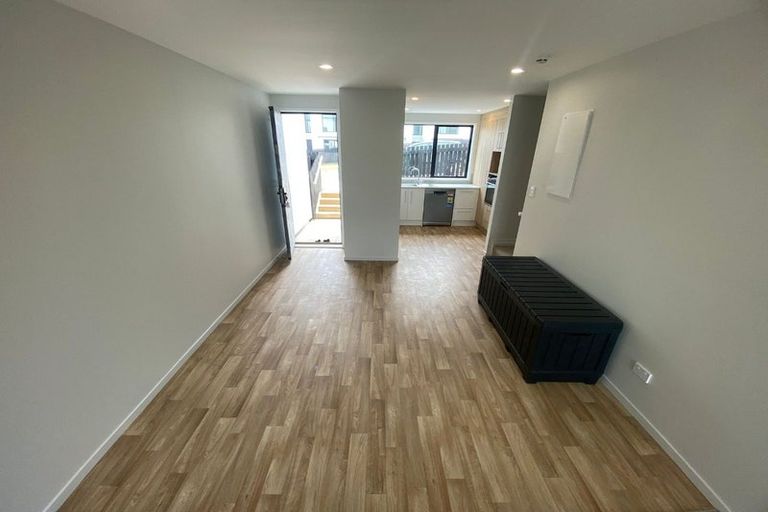 Photo of property in 77 Huri Street, Mangere Bridge, Auckland, 2022