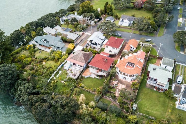 Photo of property in 106a Stanley Point Road, Stanley Point, Auckland, 0624