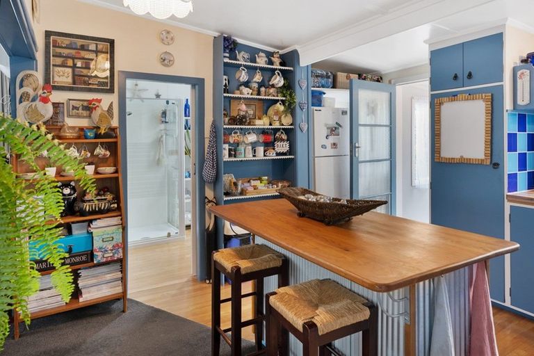 Photo of property in 35 York Street, Picton, 7220