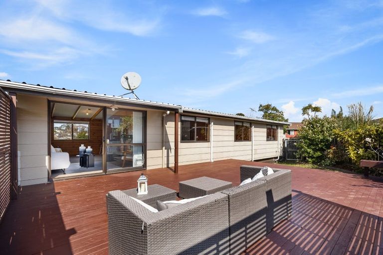 Photo of property in 5 Elizabeth Drive, West Harbour, Auckland, 0618