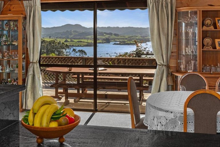 Photo of property in 76 Brick Bay Drive, Sandspit, Warkworth, 0982