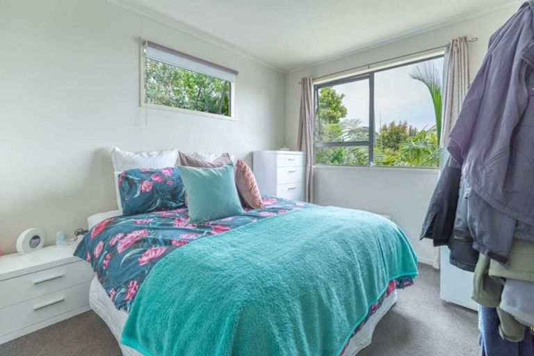 Photo of property in 33 Keegan Drive, Massey, Auckland, 0614