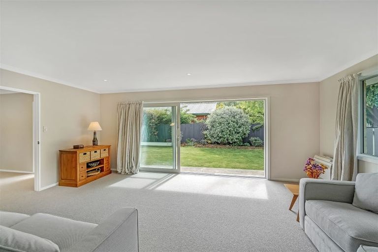 Photo of property in 15 Tyndale Place, Ilam, Christchurch, 8041