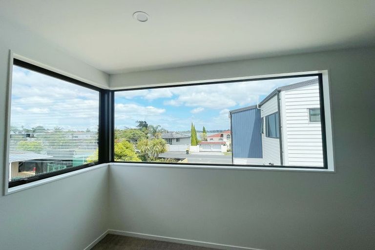 Photo of property in 106c Fisher Parade, Sunnyhills, Auckland, 2010